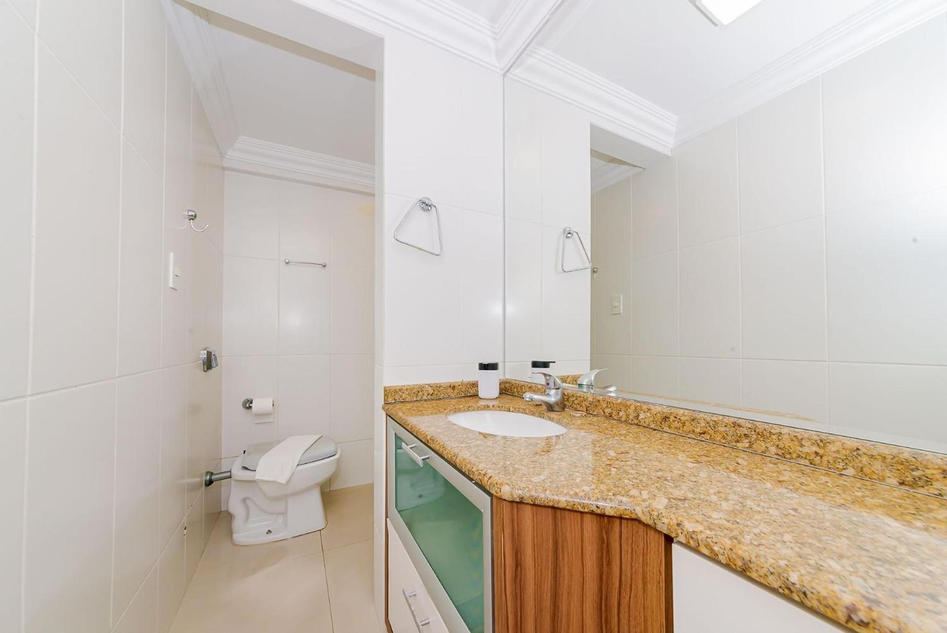 Apto Amplo 1Suite Mais 2Quartos - Quadra Mar 50M Da Praia - Somente Familiares Balneário Camboriú Kültér fotó